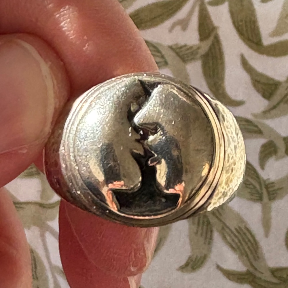 Sketchy Bones Collective “Lost Kiss” Signet Ring Size 8.5